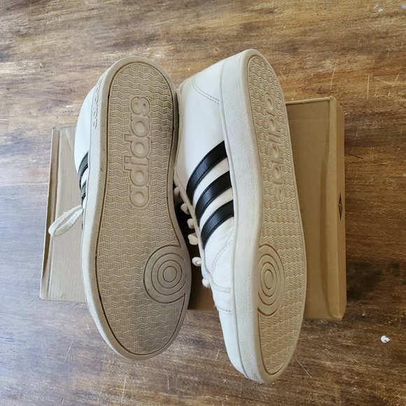 Youth Adidas Baseline White w/ Black Stripe 5 1/2 - Picture 6 of 6